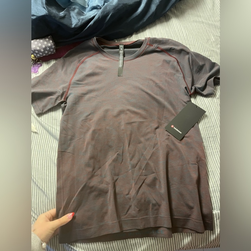 Men’s LuluLemon T-shirt